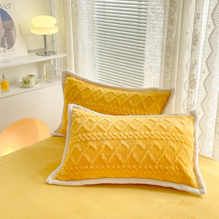 91家纺网 家纺一手货源 找家纺 贝拉梦 2023款高克重塔芙绒纯色素色牛奶绒四件套 塔芙姜黄