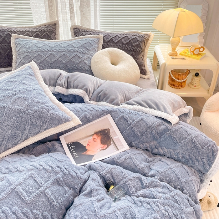 91家纺网 家纺一手货源 找家纺 贝拉梦 2023款高克重塔芙绒纯色素色牛奶绒四件套 塔芙蓝灰