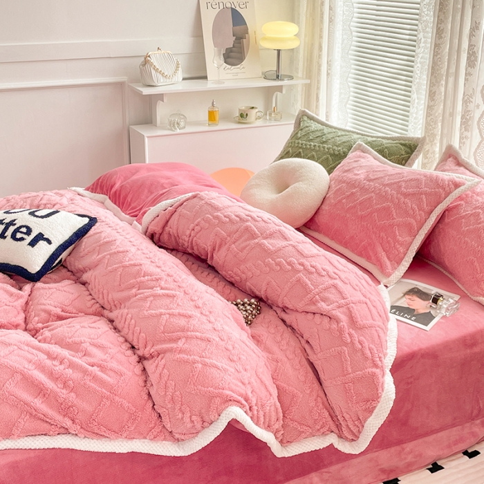 91家纺网 家纺一手货源 找家纺 贝拉梦 2023款高克重塔芙绒纯色素色牛奶绒四件套 塔芙玫瑰