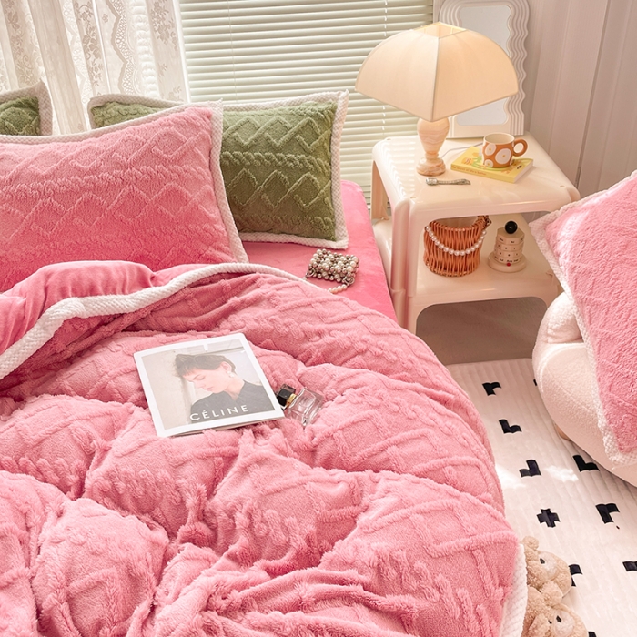 91家纺网 家纺一手货源 找家纺 贝拉梦 2023款高克重塔芙绒纯色素色牛奶绒四件套 塔芙玫瑰