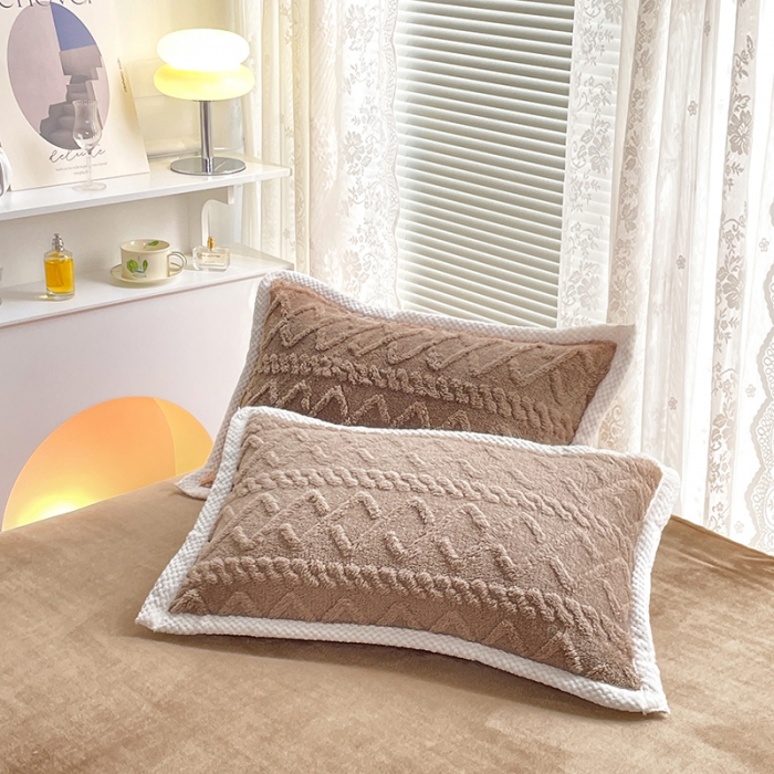 91家纺网 家纺一手货源 找家纺 贝拉梦 2023款高克重塔芙绒纯色素色牛奶绒四件套 塔芙奶咖