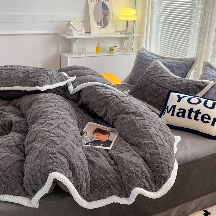 91家纺网 家纺一手货源 找家纺 贝拉梦 2023款高克重塔芙绒纯色素色牛奶绒四件套 塔芙深灰