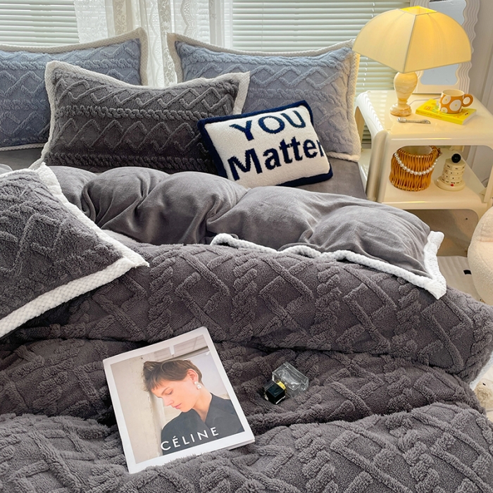 91家纺网 家纺一手货源 找家纺 贝拉梦 2023款高克重塔芙绒纯色素色牛奶绒四件套 塔芙深灰