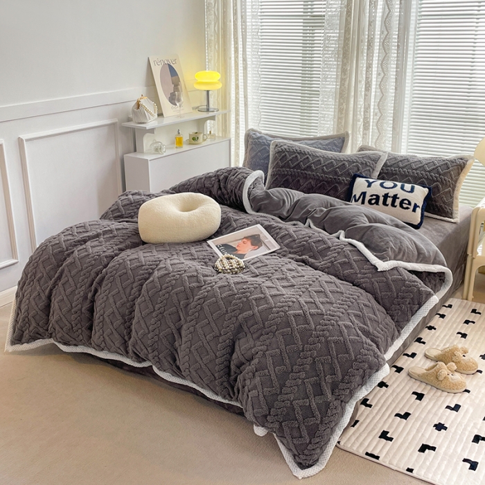 91家纺网 家纺一手货源 找家纺 贝拉梦 2023款高克重塔芙绒纯色素色牛奶绒四件套 塔芙深灰