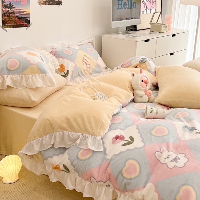 91家纺网 家纺一手货源 找家纺 昔可 2022新款花边牛奶绒四件套 爱心菱格兔