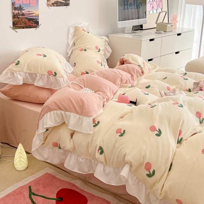 91家纺网 家纺一手货源 找家纺 昔可 2022新款花边牛奶绒四件套 粉嫩小郁金