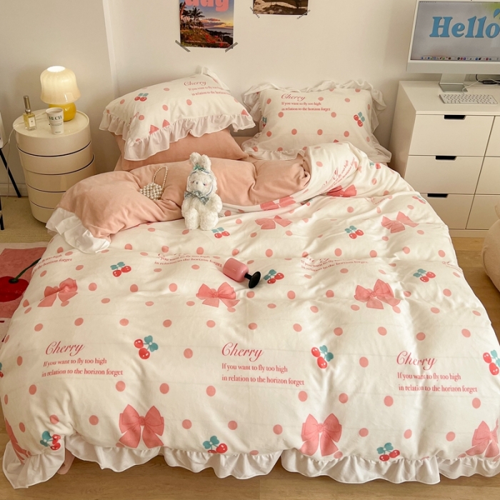 91家纺网 家纺一手货源 找家纺 昔可 2022新款花边牛奶绒四件套 粉色少女心