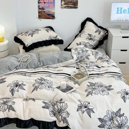 昔可 2022新款花边牛奶绒四件套 复古黑花