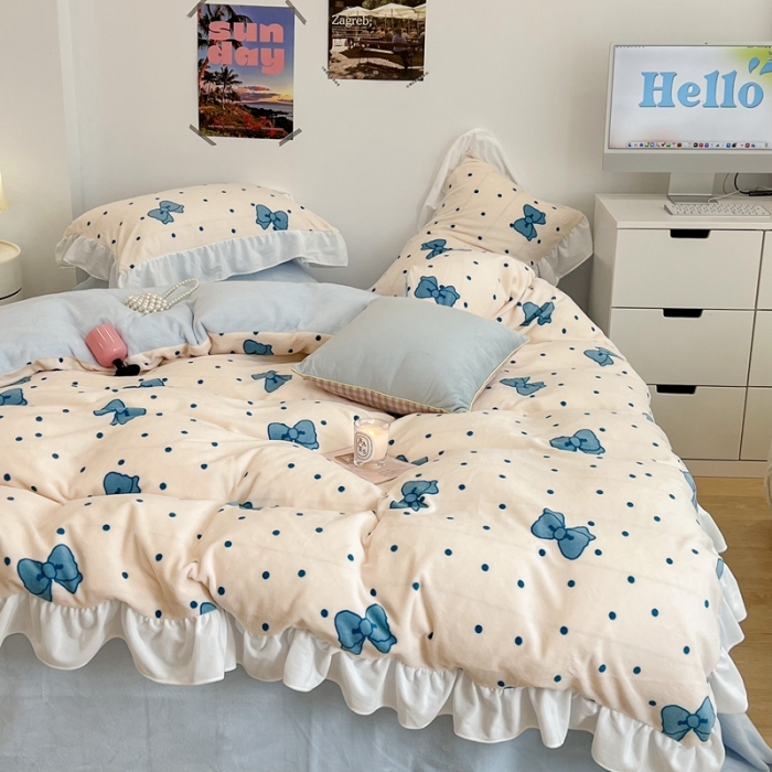 91家纺网 家纺一手货源 找家纺 昔可 2022新款花边牛奶绒四件套 蓝波点蝴蝶结