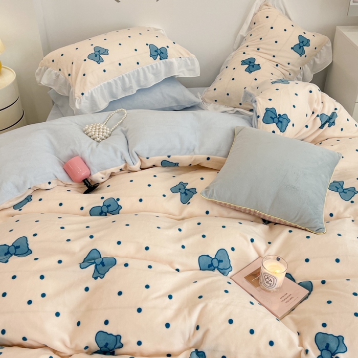 91家纺网 家纺一手货源 找家纺 昔可 2022新款花边牛奶绒四件套 蓝波点蝴蝶结