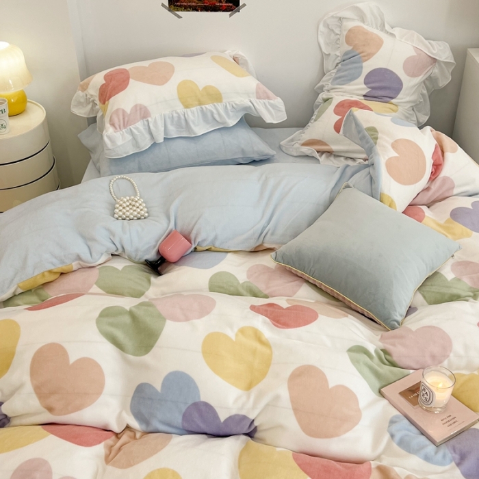 91家纺网 家纺一手货源 找家纺 昔可 2022新款花边牛奶绒四件套 七彩爱心