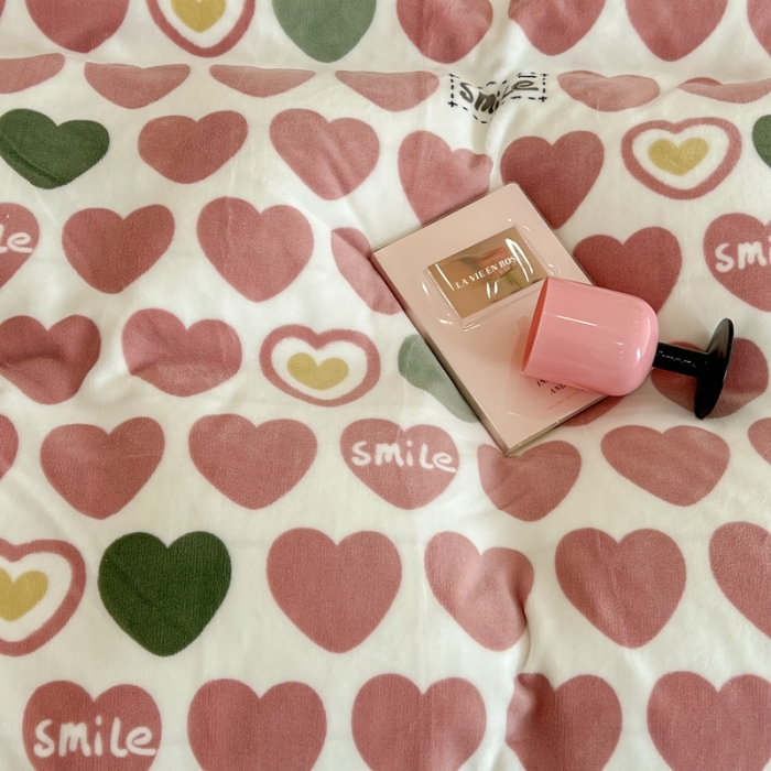 91家纺网 家纺一手货源 找家纺 昔可 2022新款花边牛奶绒四件套 微笑爱心粉