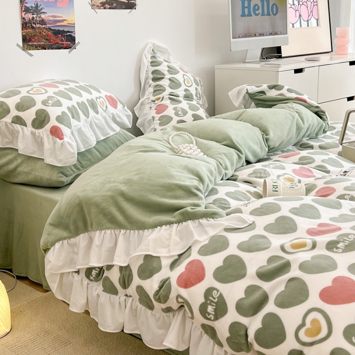 91家纺网 家纺一手货源 找家纺 昔可 2022新款花边牛奶绒四件套 微笑爱心绿