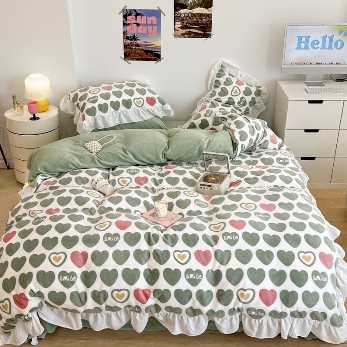 91家纺网 家纺一手货源 找家纺 昔可 2022新款花边牛奶绒四件套 微笑爱心绿