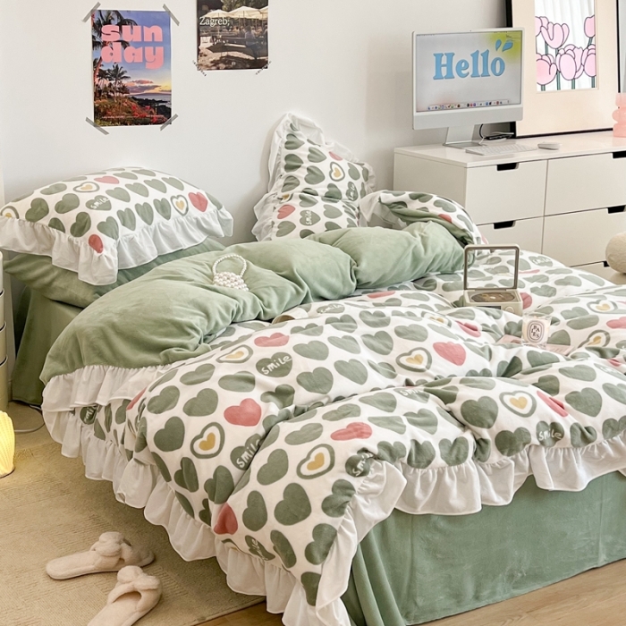 91家纺网 家纺一手货源 找家纺 昔可 2022新款花边牛奶绒四件套 微笑爱心绿