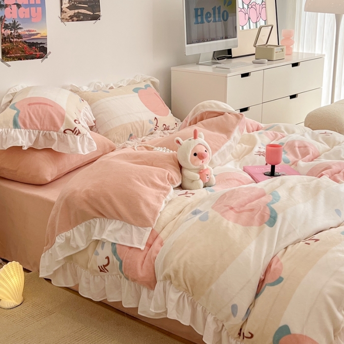 91家纺网 家纺一手货源 找家纺 昔可 2022新款花边牛奶绒四件套 元气桃桃