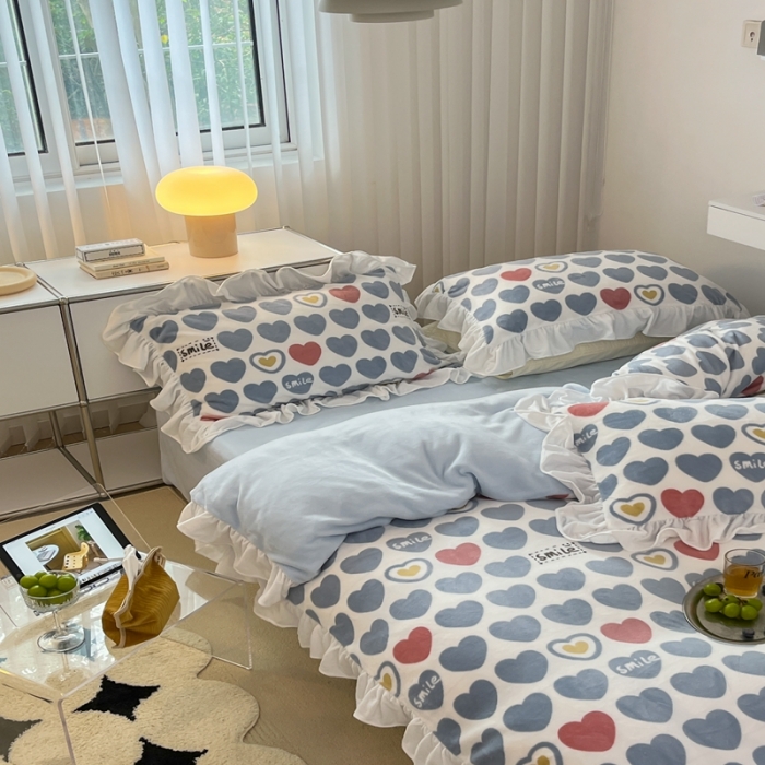 91家纺网 家纺一手货源 找家纺 昔可 2022新款花边牛奶绒四件套 爱心微笑蓝