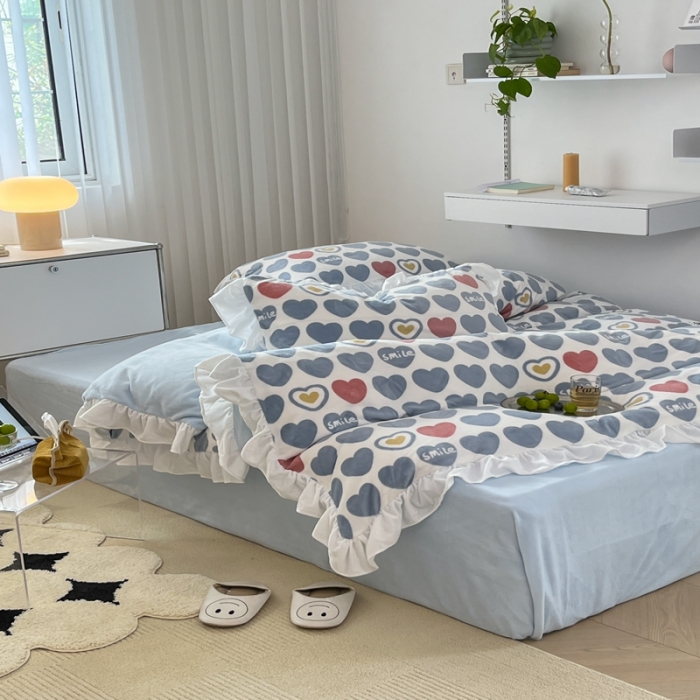 91家纺网 家纺一手货源 找家纺 昔可 2022新款花边牛奶绒四件套 爱心微笑蓝