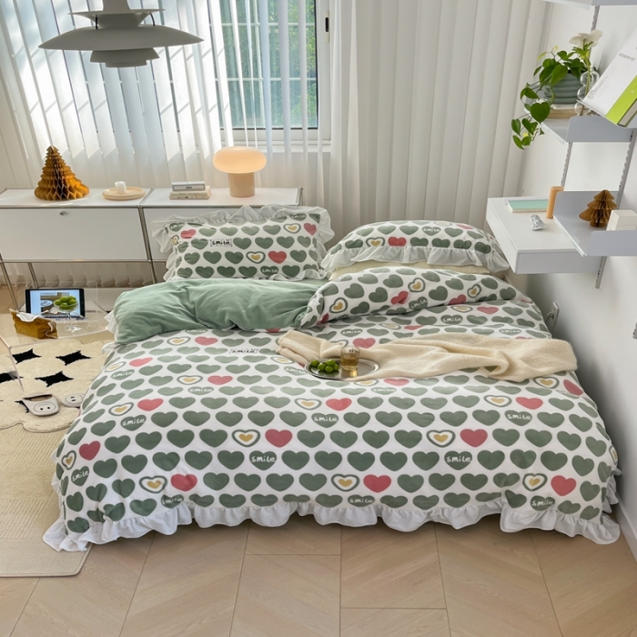 91家纺网 家纺一手货源 找家纺 昔可 2022新款花边牛奶绒四件套 爱心微笑绿