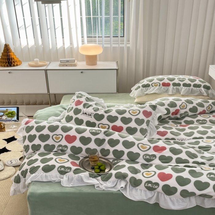 91家纺网 家纺一手货源 找家纺 昔可 2022新款花边牛奶绒四件套 爱心微笑绿