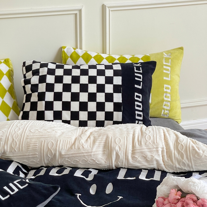 91家纺网 家纺一手货源 找家纺 （总）旷野 2022新款230g牛奶绒拼接+刺绣四件套