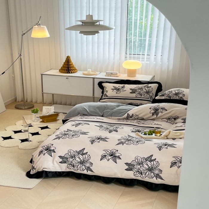 91家纺网 家纺一手货源 找家纺 昔可 2022新款花边牛奶绒四件套 复古黑花