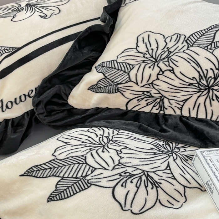 91家纺网 家纺一手货源 找家纺 昔可 2022新款花边牛奶绒四件套 复古黑花