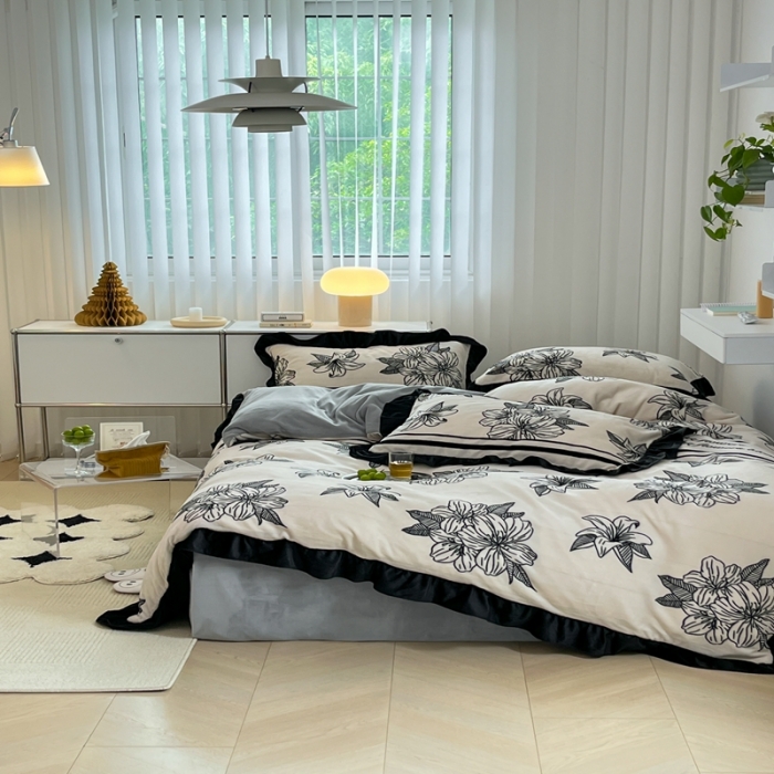 91家纺网 家纺一手货源 找家纺 昔可 2022新款花边牛奶绒四件套 复古黑花