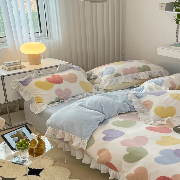 91家纺网 家纺一手货源 找家纺 昔可 2022新款花边牛奶绒四件套 七彩爱心