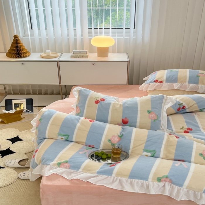 91家纺网 家纺一手货源 找家纺 昔可 2022新款花边牛奶绒四件套 竖条玫瑰花