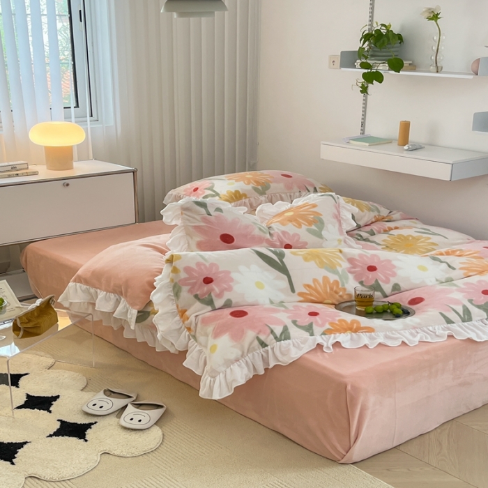 91家纺网 家纺一手货源 找家纺 昔可 2022新款花边牛奶绒四件套 油画粉花