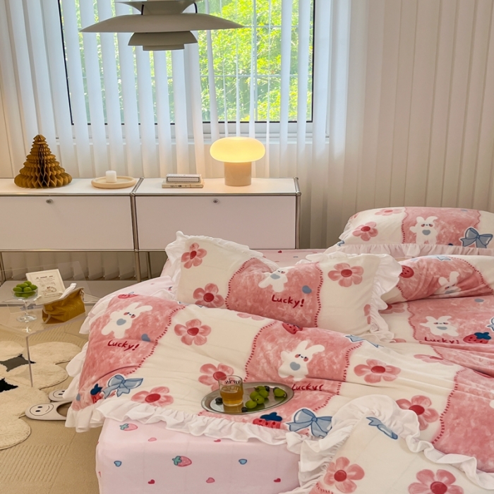 91家纺网 家纺一手货源 找家纺 昔可 2022新款花边牛奶绒四件套 油画小兔