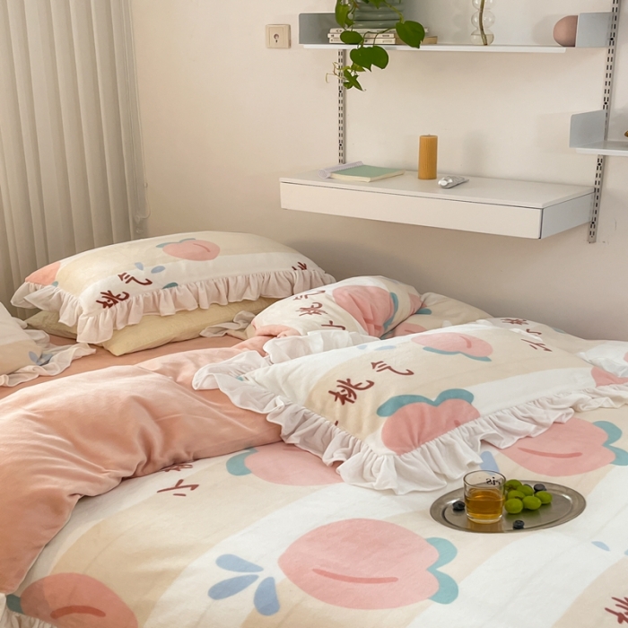 91家纺网 家纺一手货源 找家纺 昔可 2022新款花边牛奶绒四件套 元气桃桃