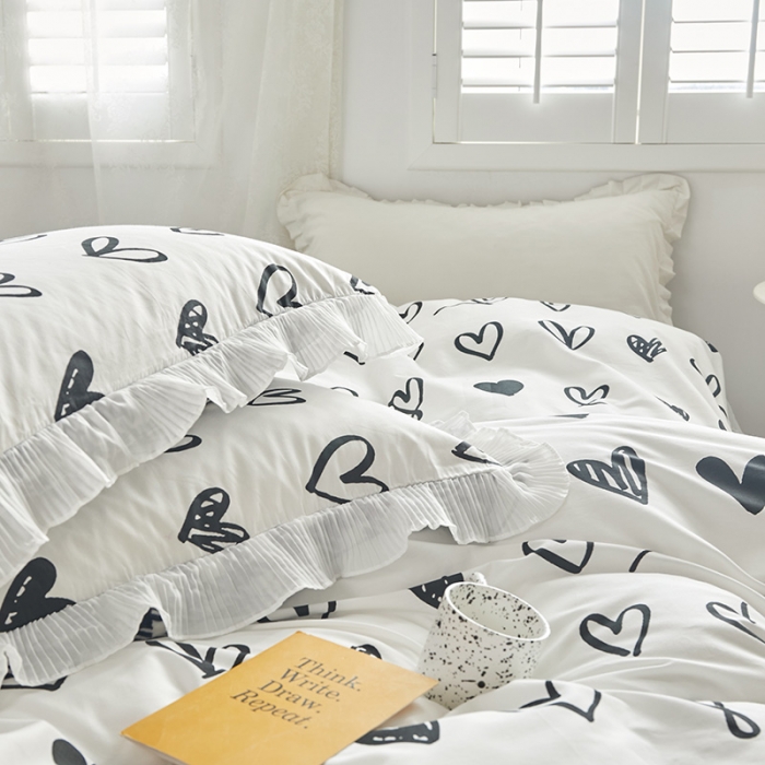 91家纺网 家纺一手货源 找家纺 怡家居 2022新款秋冬棉加牛奶绒韩式花边款四件套 黑白调