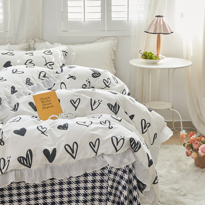 91家纺网 家纺一手货源 找家纺 怡家居 2022新款秋冬棉加牛奶绒韩式花边款四件套 黑白调