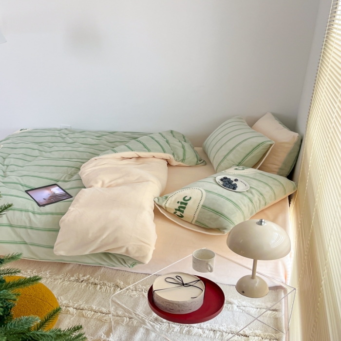 91家纺网 家纺一手货源 找家纺 昔可 2022新款简约条纹系列牛奶绒四件套 chic条纹绿