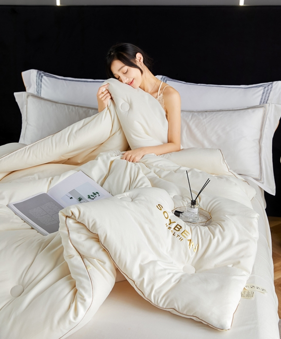 91家纺网 家纺一手货源 找家纺 丽卡家纺2023新款豆满满春秋被 豆满满-奶油白