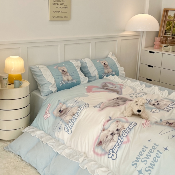 91家纺网 家纺一手货源 找家纺 昔可 2022新款数码印花花边款牛奶绒四件套 蓝底小奶狗