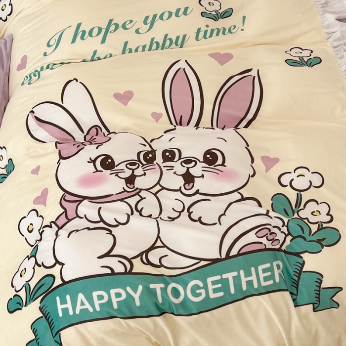 91家纺网 家纺一手货源 找家纺 昔可 2022新款数码印花花边款牛奶绒四件套 萌萌兔兔