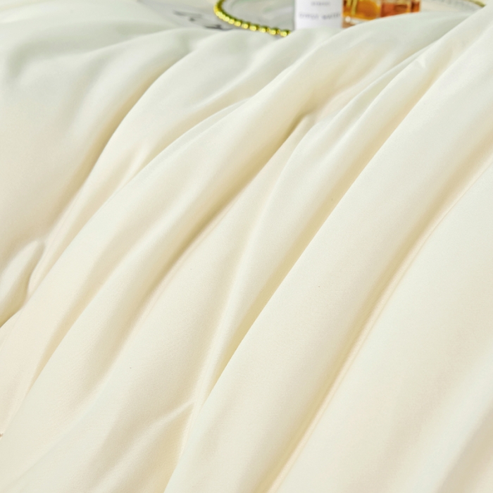 91家纺网 家纺一手货源 找家纺 丽卡家纺 2023新款玉米卷卷被 奶油白