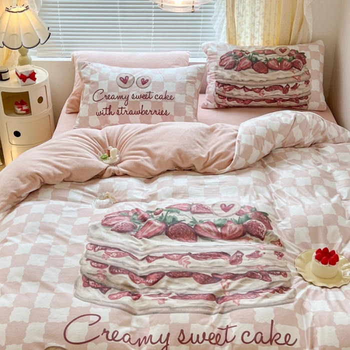 91家纺网 家纺一手货源 找家纺 昔可 2022新款大版数码印花牛奶绒四件套 草莓甜品