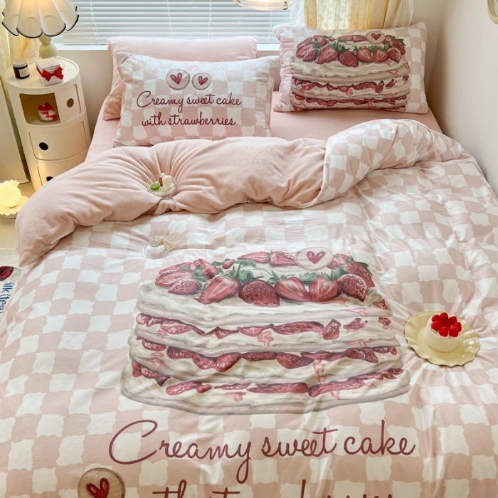 91家纺网 家纺一手货源 找家纺 昔可 2022新款大版数码印花牛奶绒四件套 草莓甜品