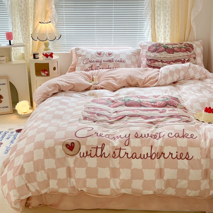 91家纺网 家纺一手货源 找家纺 昔可 2022新款大版数码印花牛奶绒四件套 草莓甜品