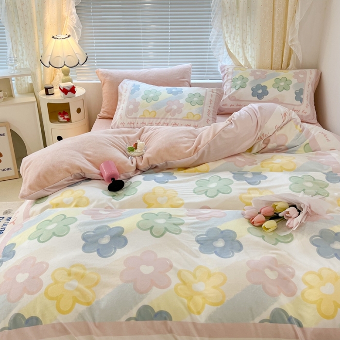 91家纺网 家纺一手货源 找家纺 昔可 2022新款大版数码印花牛奶绒四件套 多彩小花