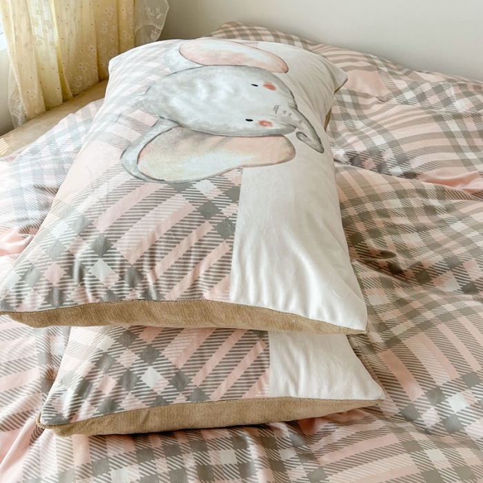 91家纺网 家纺一手货源 找家纺 昔可 2022新款大版数码印花牛奶绒四件套 格子小象