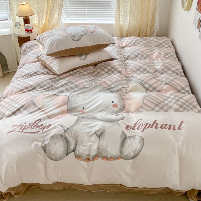 91家纺网 家纺一手货源 找家纺 昔可 2022新款大版数码印花牛奶绒四件套 格子小象