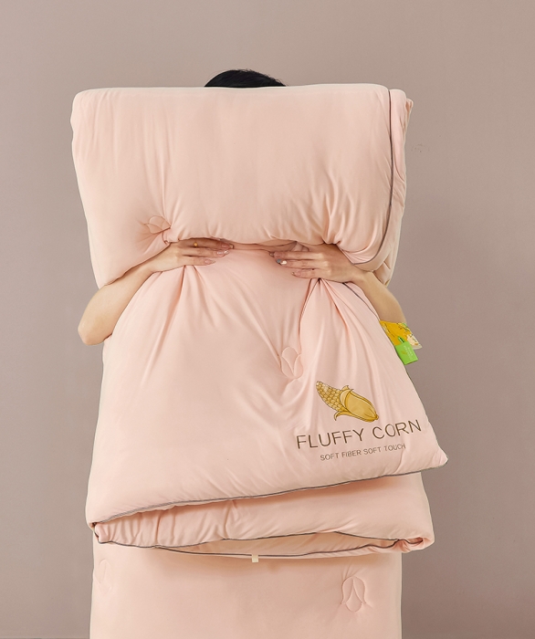 91家纺网 家纺一手货源 找家纺 丽卡家纺 2023新款玉米卷卷被 玉色