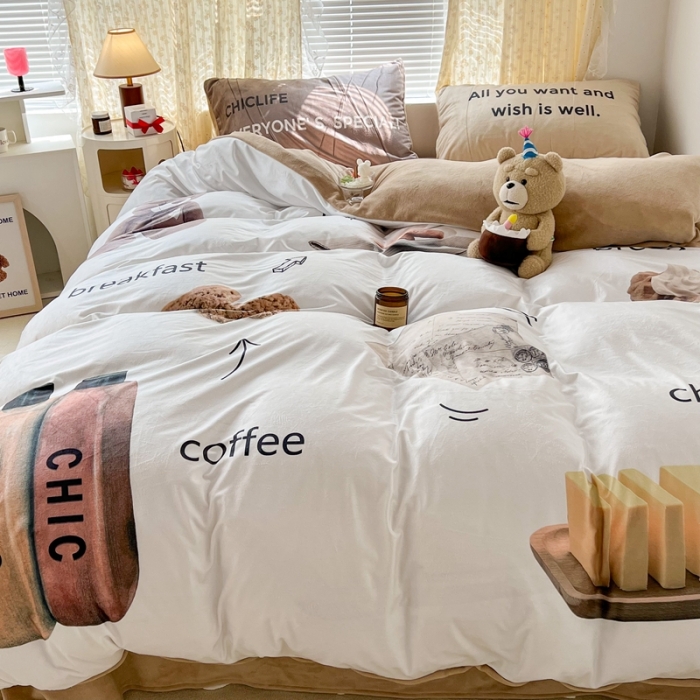 91家纺网 家纺一手货源 找家纺 昔可 2022新款大版数码印花牛奶绒四件套 黄油小熊