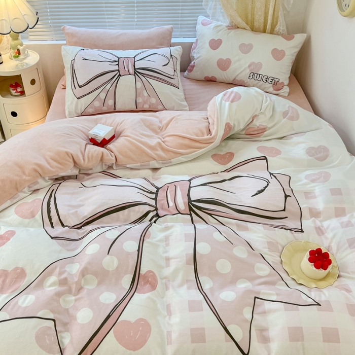 91家纺网 家纺一手货源 找家纺 昔可 2022新款大版数码印花牛奶绒四件套 拼接元素蝴蝶结