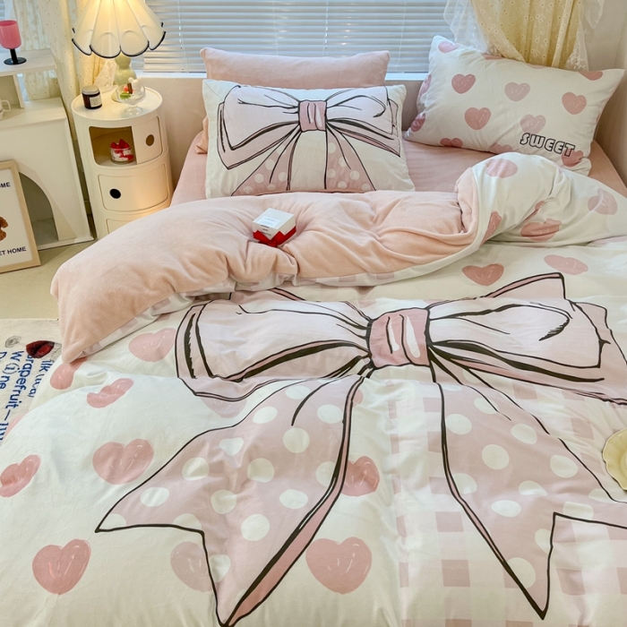 91家纺网 家纺一手货源 找家纺 昔可 2022新款大版数码印花牛奶绒四件套 拼接元素蝴蝶结